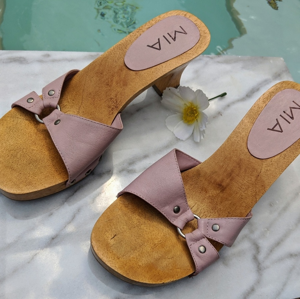 Mia clogs shoes pink shoes Size 8